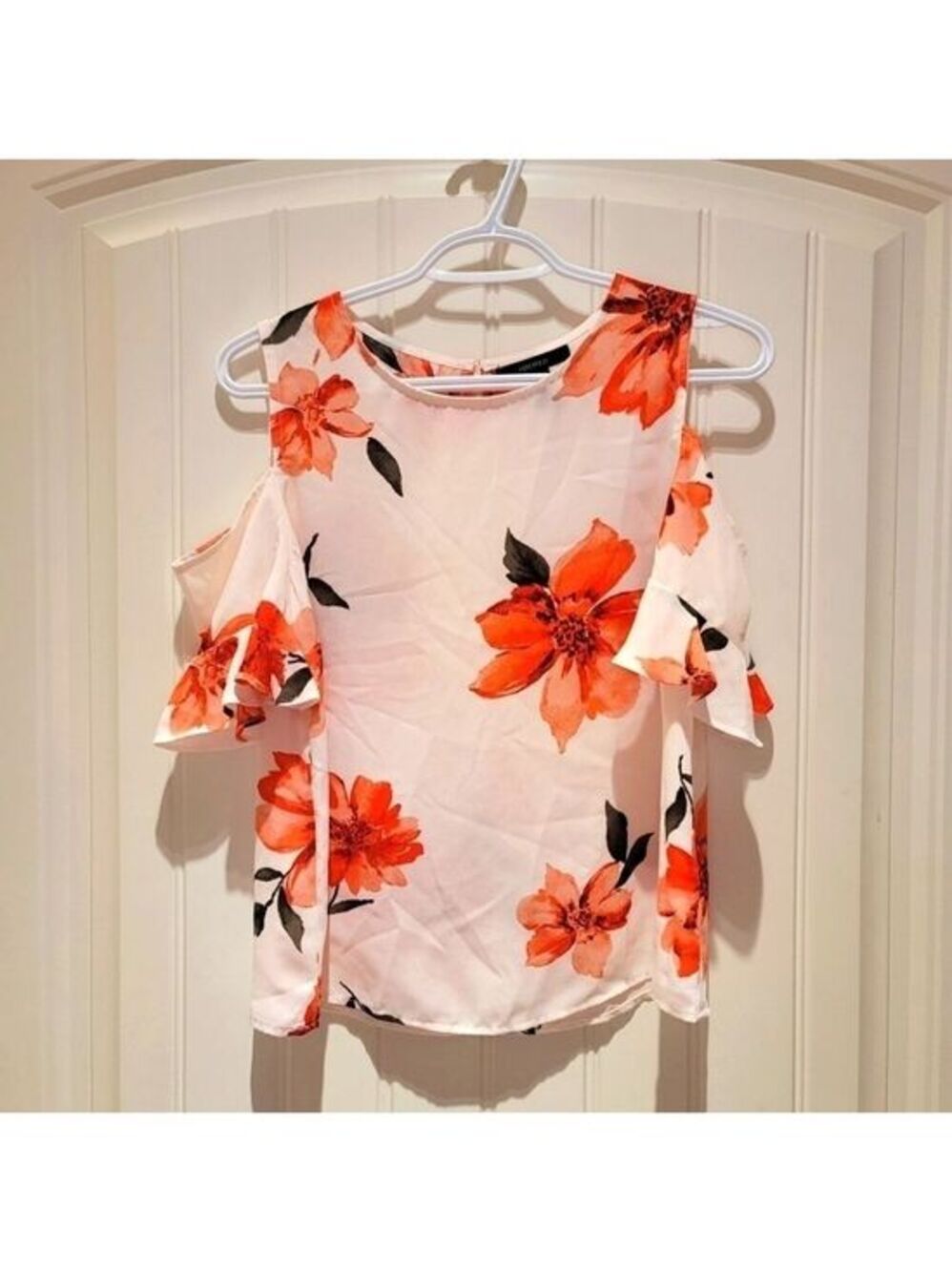 💥4 for $25💥 Forever 21 Cold Shoulder blouse